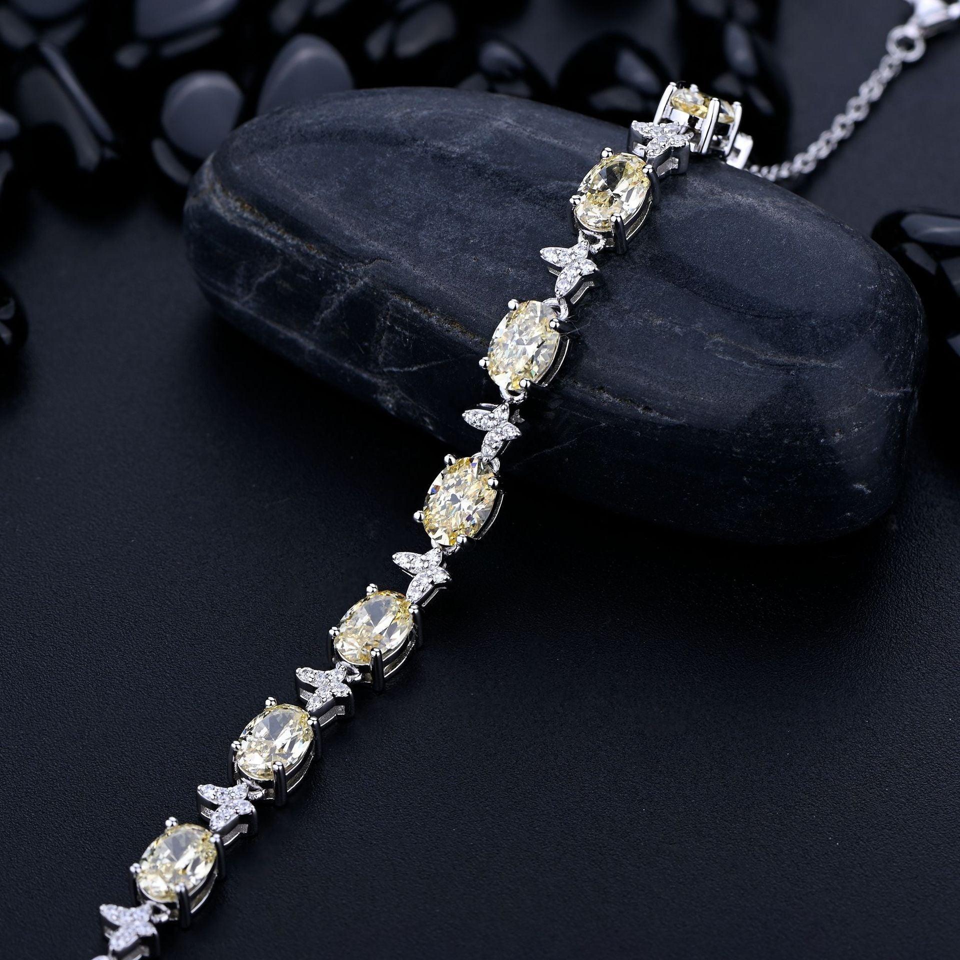 سوار نسائي من الفضة مطلي بالذهب الأبيض عيار 18 مع الماس صناعيBraceletsمجوهرات ميون
